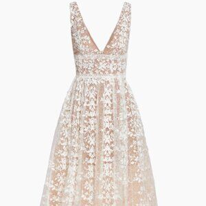 Bronx and Banco Megan Sleeveless V-Neck Lace Gown